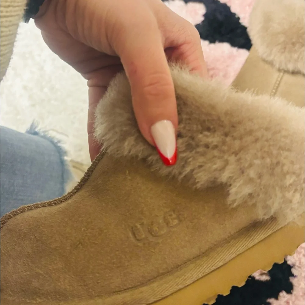 UGG Tan Kids Slippers - Picture 4 of 5